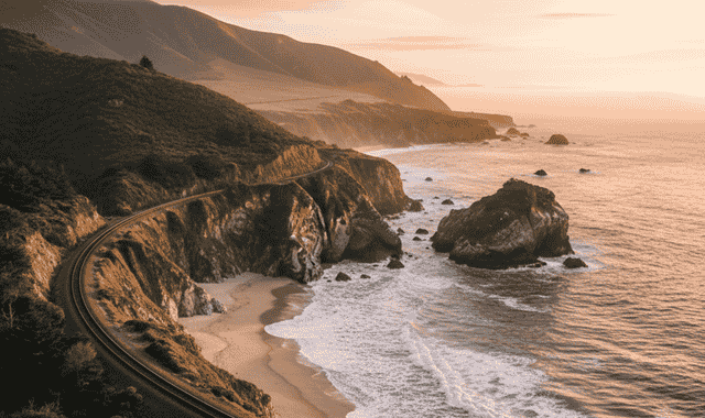 Coast Starlight Amtrak train route: scenic views from Seattle – Los Angeles with key attractions and schedules